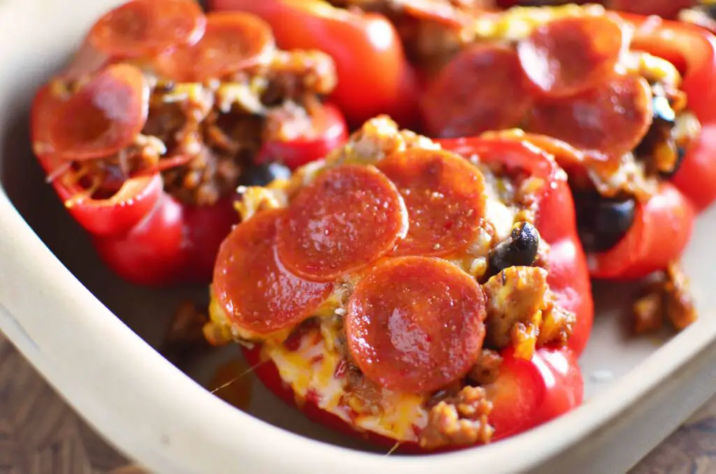 Keto Pizza Stuffed Peppers