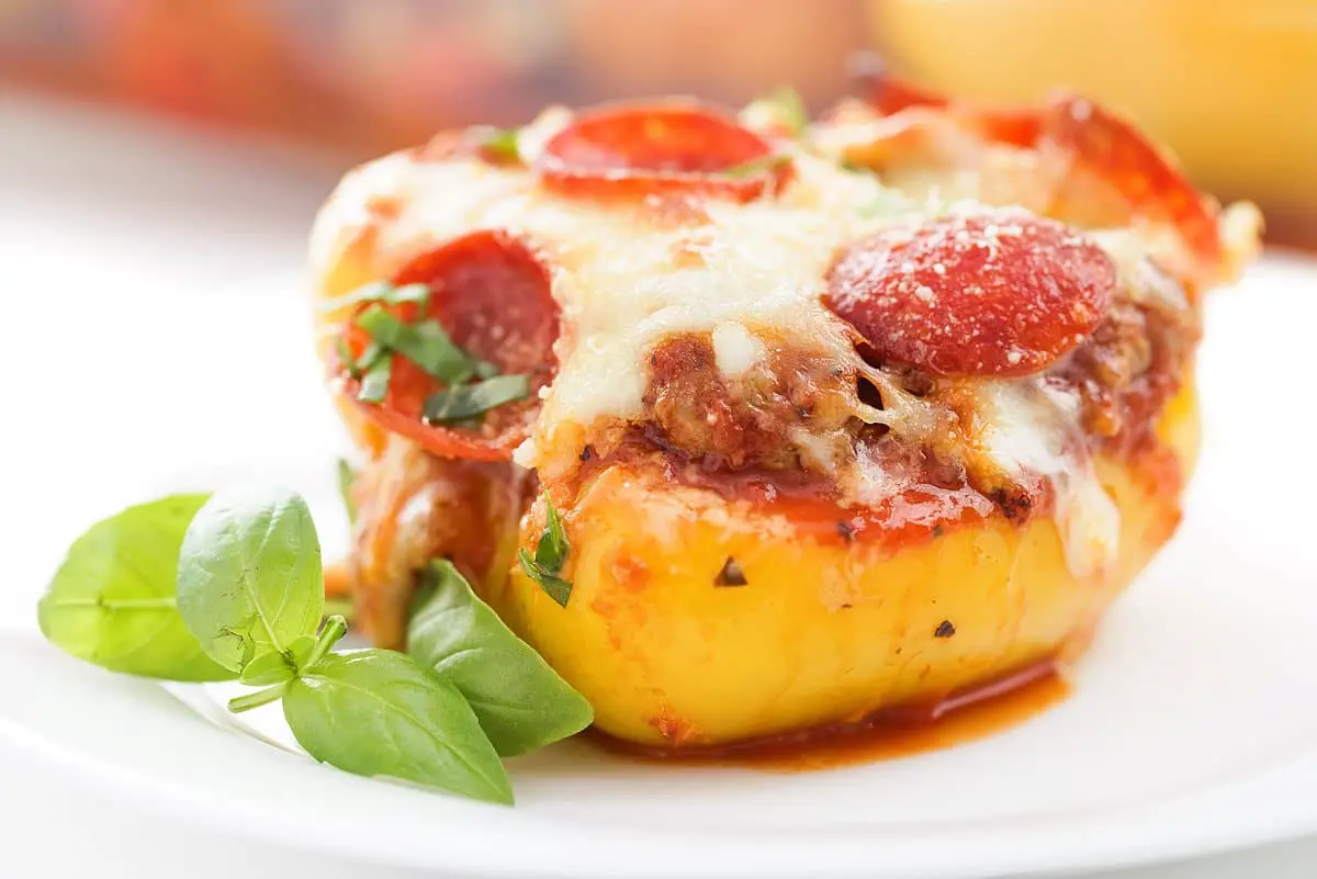 Keto Pizza Stuffed Peppers