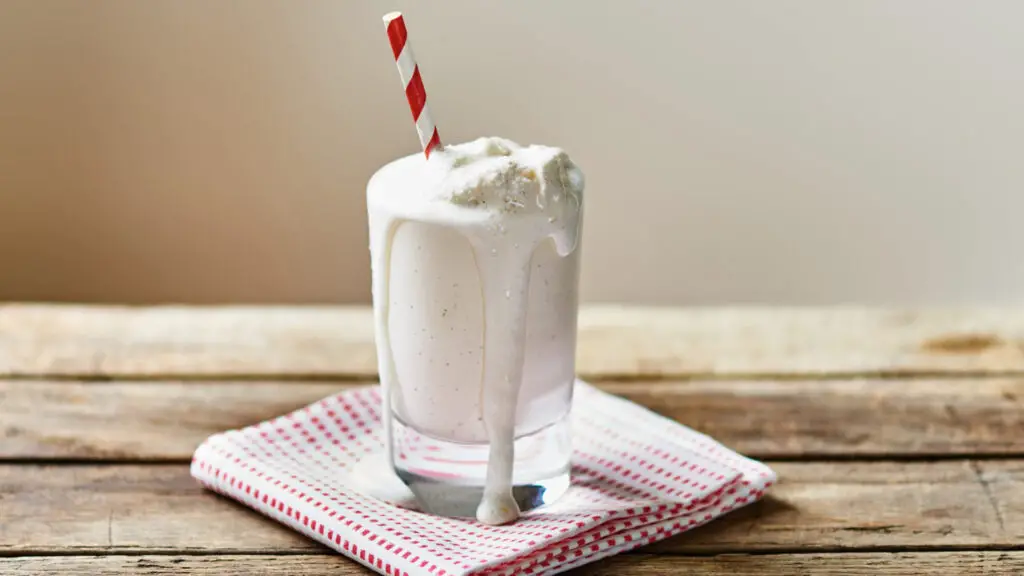 Keto Vanilla Milkshake